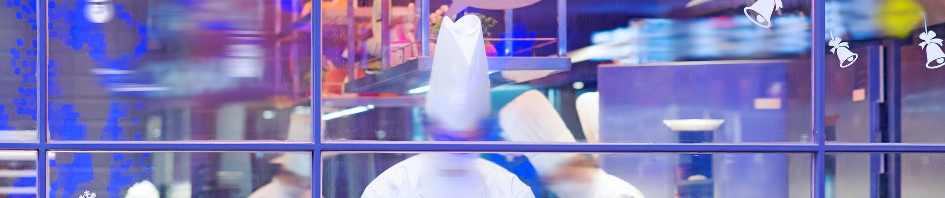 Свинско краче с лавандула и коктейл с мащерка предлага ресторант в София